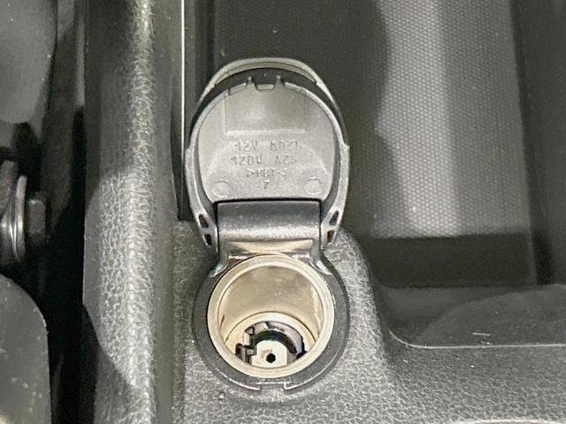 ノート Ｘ　純正ナビ　全周囲カメラ　衝突軽減　禁煙車　コーナーセンサー　スマートキー　ＥＴＣ　車線逸脱警報　オートライト／エアコン　Ｂｌｕｅｔｏｏｔｈ　ＤＶＤ／ＣＤ再生　フルセグ　アイドリングストップ（32枚目）