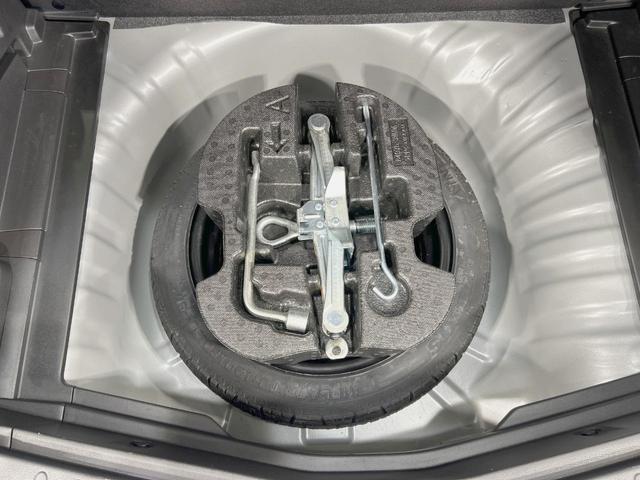 ノート Ｘ　純正ナビ　全周囲カメラ　衝突軽減　禁煙車　コーナーセンサー　スマートキー　ＥＴＣ　車線逸脱警報　オートライト／エアコン　Ｂｌｕｅｔｏｏｔｈ　ＤＶＤ／ＣＤ再生　フルセグ　アイドリングストップ（49枚目）