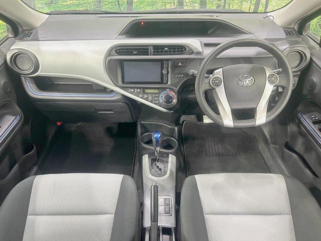 アクア S 純正ナビ バックカメラ 禁煙車 ETC スマートキー フルセグ Bluetooth再生 オートエアコン/ライト 盗難防止システム 横滑り防止装置 CD/DVD再生 プライバシーガラス(2枚目)