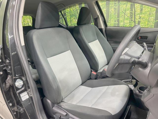 アクア S 純正ナビ バックカメラ 禁煙車 ETC スマートキー フルセグ Bluetooth再生 オートエアコン/ライト 盗難防止システム 横滑り防止装置 CD/DVD再生 プライバシーガラス(8枚目)