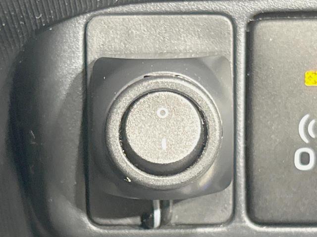 アクア S 純正ナビ バックカメラ 禁煙車 ETC スマートキー フルセグ Bluetooth再生 オートエアコン/ライト 盗難防止システム 横滑り防止装置 CD/DVD再生 プライバシーガラス(28枚目)