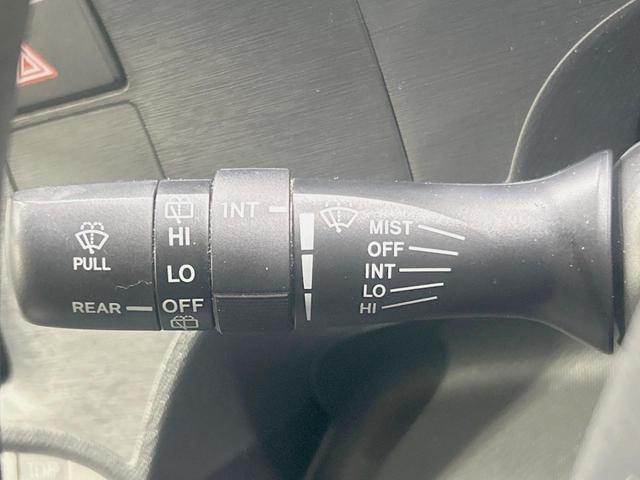 アクア S 純正ナビ バックカメラ 禁煙車 ETC スマートキー フルセグ Bluetooth再生 オートエアコン/ライト 盗難防止システム 横滑り防止装置 CD/DVD再生 プライバシーガラス(36枚目)