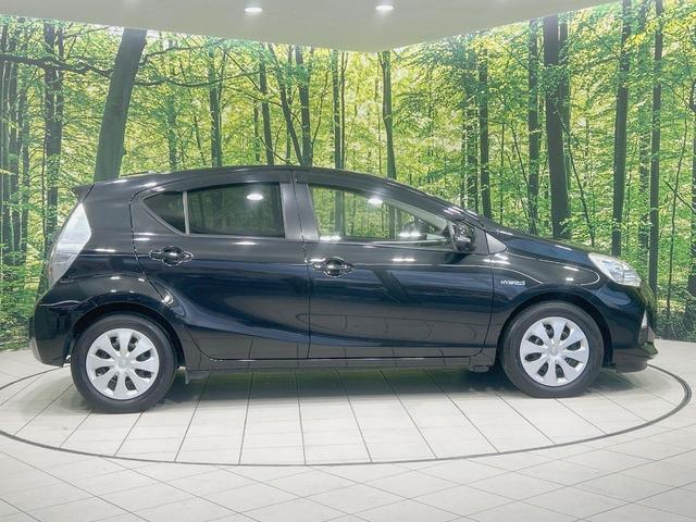 アクア S 純正ナビ バックカメラ 禁煙車 ETC スマートキー フルセグ Bluetooth再生 オートエアコン/ライト 盗難防止システム 横滑り防止装置 CD/DVD再生 プライバシーガラス(42枚目)