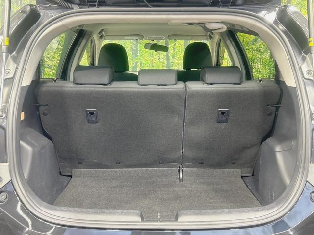 アクア S 純正ナビ バックカメラ 禁煙車 ETC スマートキー フルセグ Bluetooth再生 オートエアコン/ライト 盗難防止システム 横滑り防止装置 CD/DVD再生 プライバシーガラス(43枚目)