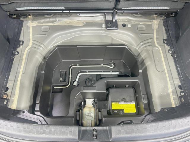 アクア S 純正ナビ バックカメラ 禁煙車 ETC スマートキー フルセグ Bluetooth再生 オートエアコン/ライト 盗難防止システム 横滑り防止装置 CD/DVD再生 プライバシーガラス(45枚目)