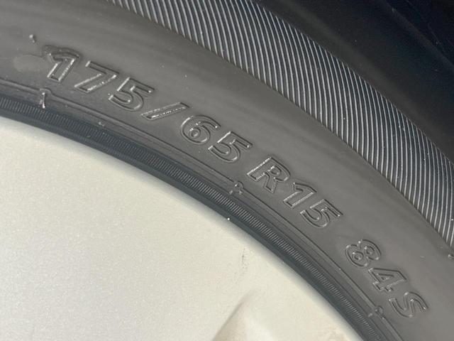 アクア S 純正ナビ バックカメラ 禁煙車 ETC スマートキー フルセグ Bluetooth再生 オートエアコン/ライト 盗難防止システム 横滑り防止装置 CD/DVD再生 プライバシーガラス(49枚目)