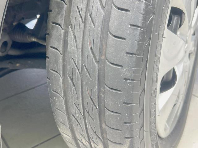 アクア S 純正ナビ バックカメラ 禁煙車 ETC スマートキー フルセグ Bluetooth再生 オートエアコン/ライト 盗難防止システム 横滑り防止装置 CD/DVD再生 プライバシーガラス(50枚目)