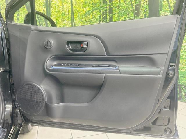 アクア S 純正ナビ バックカメラ 禁煙車 ETC スマートキー フルセグ Bluetooth再生 オートエアコン/ライト 盗難防止システム 横滑り防止装置 CD/DVD再生 プライバシーガラス(52枚目)