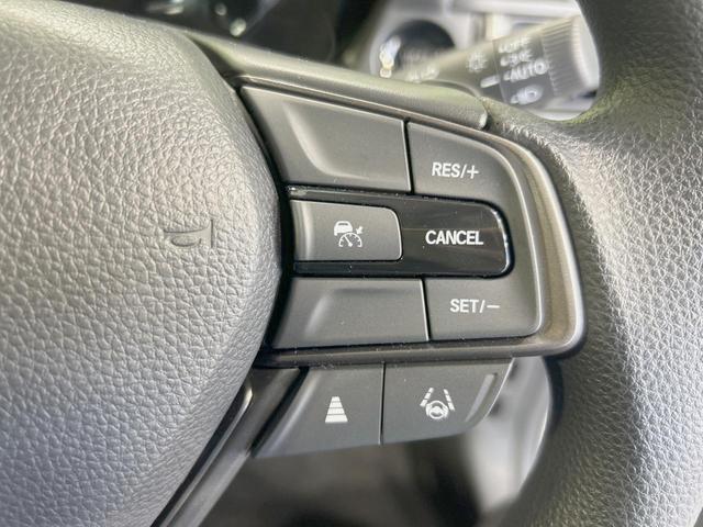 WR-V X 登録済未使用車 純正8型ナビ バックカメラ 衝突軽減 レーダークルーズ クリアランスソナー スマートキー フルセグ LEDヘッド オートハイビーム  オートライト オートエアコン Bluetooth(6枚目)