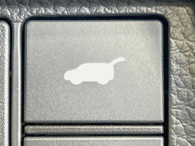 ステップワゴン ｅ：ＨＥＶスパーダ　純正８型ナビ　バックカメラ　両側電動ドア　禁煙車　ホンダセンシング　アダプティブクルーズ　シートヒーター　ハーフレザー　ＬＥＤヘッド　コーナーセンサー　フルセグ　Ｂｌｕｅｔｏｏｔｈ再生　ＥＴＣ（7枚目）