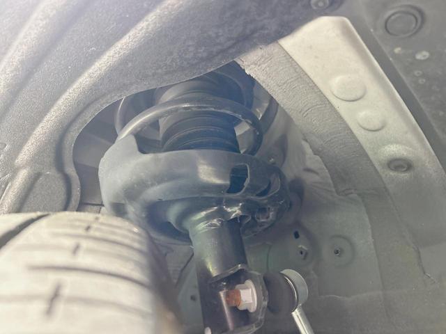 ノア S-Z モデリスタエアロ 純正10.5型ナビ 後席モニター 両側電動ドア セーフティセンス レーダークルーズ 電動リアゲート 2列目オットマンシート LEDヘッド フルセグ Bluetooth再生 ETC(20枚目)