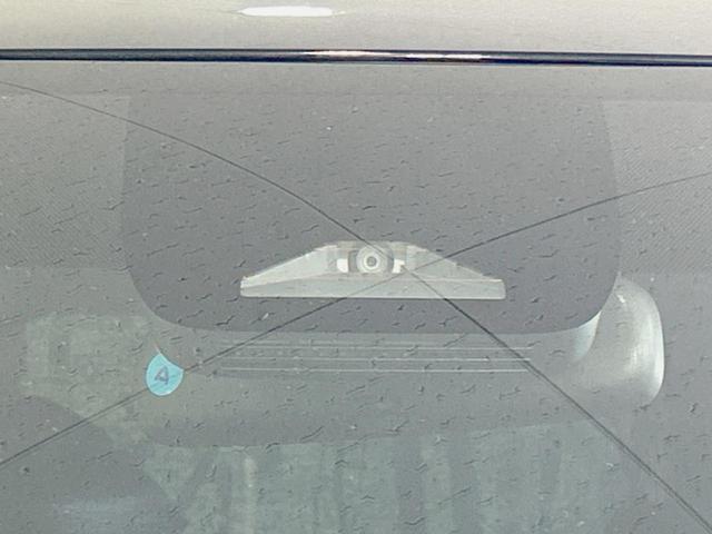 ノア Ｓ－Ｇ　モデリスタエアロ　純正１０．５型ナビ　バックカメラ　禁煙車　衝突軽減装置　レーダークルーズ　ＬＥＤヘッド／フォグ　スマートキー　フルセグ　Ｂｌｕｅｔｏｏｔｈ再生　ＥＴＣ　スマートキー　オートエアコン（6枚目）