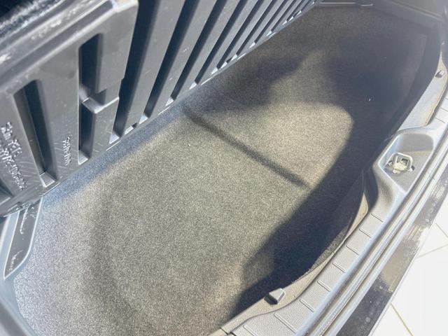 ノア Ｓ－Ｇ　モデリスタエアロ　純正１０．５型ナビ　バックカメラ　禁煙車　衝突軽減装置　レーダークルーズ　ＬＥＤヘッド／フォグ　スマートキー　フルセグ　Ｂｌｕｅｔｏｏｔｈ再生　ＥＴＣ　スマートキー　オートエアコン（49枚目）