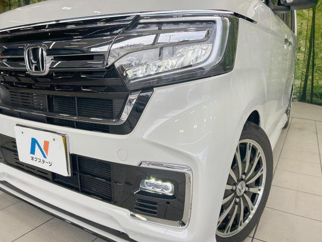 【ＬＥＤヘッドライト】悪天候や夜間走行時も良好な視界を確保し安心して運転できる高輝度ＬＥＤヘッドライトを装備！点灯速度が早く、消費電力も抑えられています。