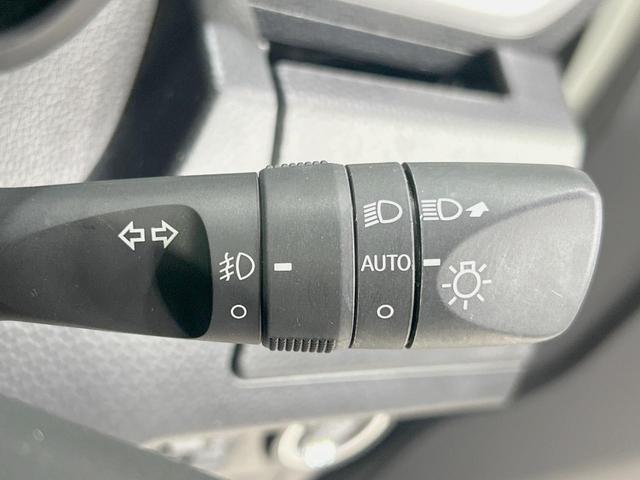 ルーミー カスタムG 両側電動ドア SDナビ 全周囲カメラ 衝突軽減 レーダークルーズ 禁煙車 ドラレコ コーナーセンサー スマートキー LEDヘッド フルセグ ビルトインETC オートハイビーム 車線逸脱警報(28枚目)