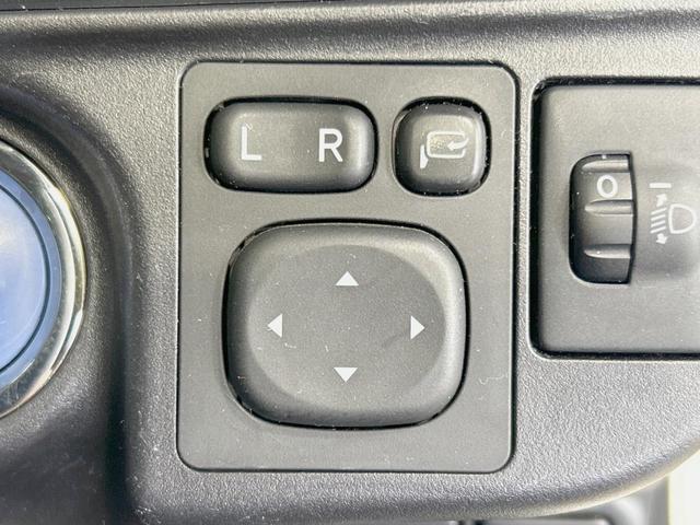 アクア Sスタイルブラック 純正ナビ バックカメラ 禁煙車 衝突軽減装置 車線逸脱警報 オートマチックハイビーム Bluetooth再生 ETC ドラレコ スマートキー オートライト/エアコン 横滑り防止装置 盗難防止システム(26枚目)