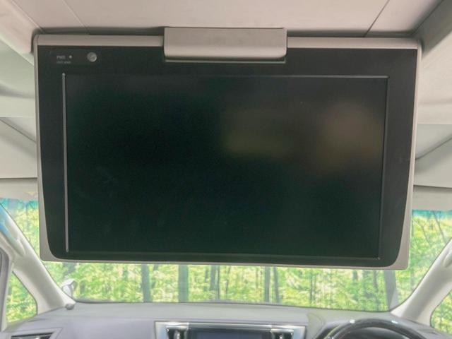 【フリップダウンモニター】大画面モニターで後席でもエンタメをお楽しみいただけます。小さなお子様にも大人気の装備です♪