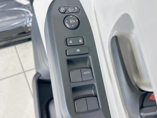 Ｎ－ＢＯＸ ベースグレード　届出済未使用車　両側電動ドア　衝突被害軽減　レーダークルーズ　コーナーセンサー　スマートキー　ＬＥＤヘッド　オートハイビーム　車線逸脱警報　オートライト　オートエアコン　電動パーキング　電動格納ミラー（29枚目）