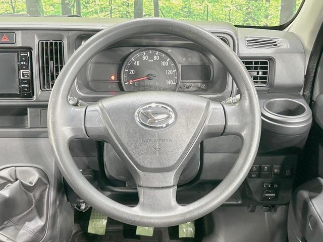 ハイゼットカーゴ クルーズＳＡＩＩＩ　純正ナビ　バックカメラ　禁煙車　５速ＭＴ　スマートアシスト　ＬＥＤヘッド　ドラレコ　Ｂｌｕｅｔｏｏｔｈ再生　フルセグ　アイドリングストップ　オートライト　盗難防止システム　横滑り防止装置（11枚目）