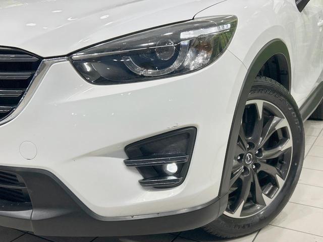 【ＬＥＤヘッドライト】悪天候や夜間走行時も良好な視界を確保し安心して運転できる高輝度ＬＥＤヘッドライトを装備！点灯速度が早く、消費電力も抑えられています。