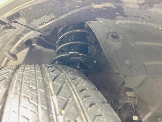 お車を安心してお乗りいただく為には、足回りの定期点検が欠かせません。サービスサポート（有償保証）では無料点検もご提供しており、安心のカーライフをお過ごしいただけるサポート体制が整っています。