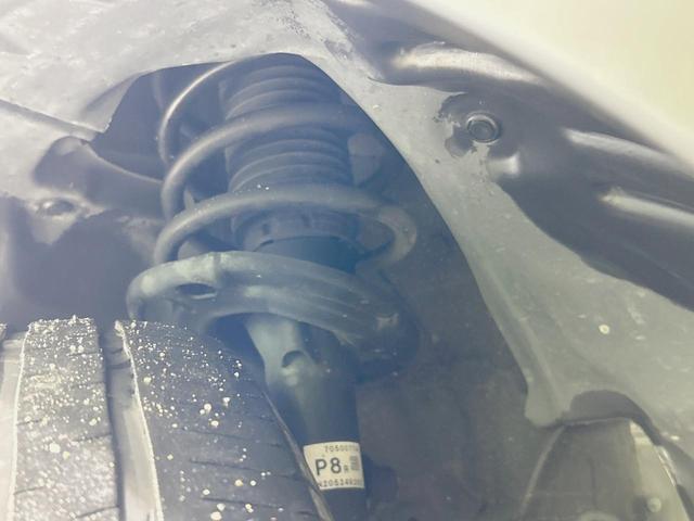 お車を安心してお乗りいただく為には、足回りの定期点検が欠かせません。サービスサポート（有償保証）では無料点検もご提供しており、安心のカーライフをお過ごしいただけるサポート体制が整っています。