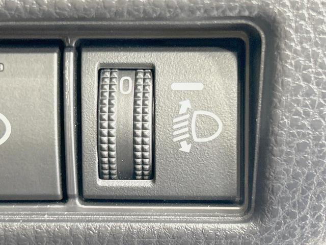 プリウス Ｚ　サンルーフ　モデリスタフルエアロ　純正１２．３型ナビ　全周囲カメラ　衝突被害軽減　レーダークルーズ　禁煙車　電動リアゲート　レザー調シート　シートエアコン　パワーシート　コーナーセンサー　ＬＥＤヘッド（63枚目）