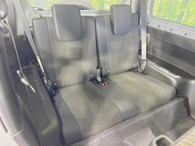 高品質なオリジナルフロアマットもオプションにてご用意しております。お好きなデザインやカラーをお車に合わせて選んでいただくことができます♪