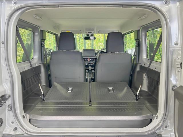 後席を格納すると、これだけの広さが！シーンに合わせたシートアレンジで、大きな荷物も積むことが出来ます♪