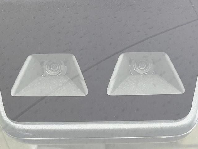 【スマートアシスト】走行中に前方の車両等を認識し、衝突しそうな時は警報とブレーキで衝突回避と被害軽減をアシスト。より安全にドライブをお楽しみいただけます。