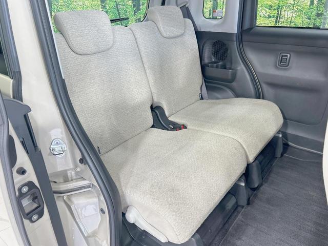 後部座席も気になるようなキズ・汚れやへたり等、大きなダメージはなく、良好な状態です。