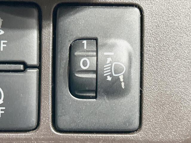 タンク G S 両側電動ドア SDナビ バックカメラ 禁煙車 スマートアシスト 踏み間違い防止 車線逸脱警報 シートヒーター クルーズコントロール フルセグ Bluetooth ETC オートライト/エアコン(32枚目)