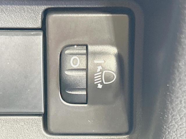 スペーシアカスタム ハイブリッドXS 届出済未使用車 両側電動ドア セーフティーサポート ハーフレザーシート コーナーセンサー スマートキー LEDヘッド 純正15インチアルミ 車線逸脱警報 オートライト オートエアコン LEDフォグ(35枚目)