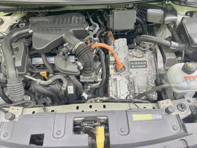 ノート Ｘ　純正９インチナビ　全周囲カメラ　エマージェンシーブレーキ　禁煙車　ドラレコ　コーナーセンサー　スマートキー　ＬＥＤヘッド　ビルトインＥＴＣ　レーンアシスト　オートライト　オートエアコン（18枚目）