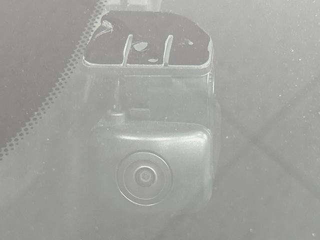 ノート Ｘ　純正９インチナビ　全周囲カメラ　エマージェンシーブレーキ　禁煙車　ドラレコ　コーナーセンサー　スマートキー　ＬＥＤヘッド　ビルトインＥＴＣ　レーンアシスト　オートライト　オートエアコン（31枚目）