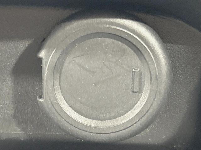 ノート Ｘ　純正９インチナビ　全周囲カメラ　エマージェンシーブレーキ　禁煙車　ドラレコ　コーナーセンサー　スマートキー　ＬＥＤヘッド　ビルトインＥＴＣ　レーンアシスト　オートライト　オートエアコン（41枚目）