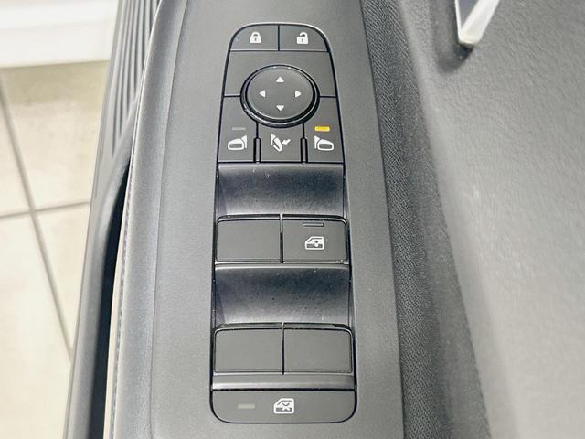 ノート Ｘ　純正９インチナビ　全周囲カメラ　エマージェンシーブレーキ　禁煙車　ドラレコ　コーナーセンサー　スマートキー　ＬＥＤヘッド　ビルトインＥＴＣ　レーンアシスト　オートライト　オートエアコン（47枚目）