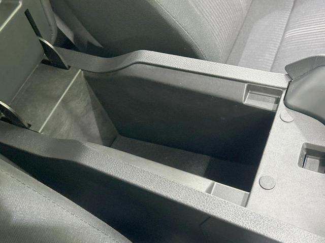 ノート Ｘ　純正９インチナビ　全周囲カメラ　エマージェンシーブレーキ　禁煙車　ドラレコ　コーナーセンサー　スマートキー　ＬＥＤヘッド　ビルトインＥＴＣ　レーンアシスト　オートライト　オートエアコン（48枚目）