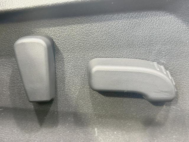 【パワーシート】スイッチ一つで簡単にシートの微調整が可能！電動だから力もいりません！快適なシートポジションにセットして、快適なドライブをお楽しみください。