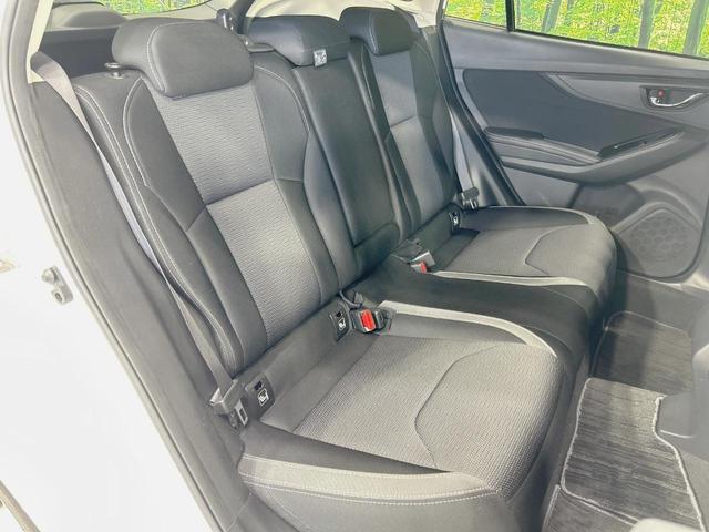 広々とした２列目シートは居住性が高く、居心地も快適！友達や家族とのお出かけにぴったりです。ベビーシートやチャイルドシート使用時も快適にお過ごしいただける十分な空間を確保しています。