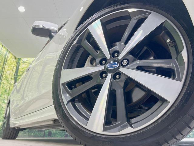 【純正１８インチアルミホイール】外観にマッチした純正アルミホイールを装着しております。各種社外アルミホイールや、スタッドレスタイヤも取扱いしております。是非ご相談ください♪