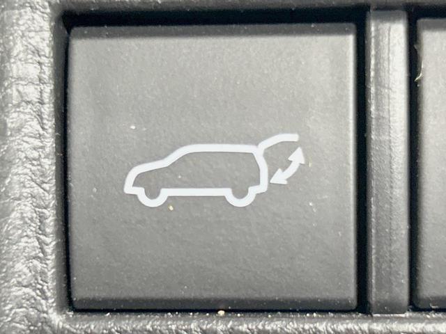 ハリアー Ｚ　レザーパッケージ　ＪＢＬサウンド　衝突軽減　純正１２．３型ナビ　全周囲カメラ　シートベンチレーション　デジタルインナーミラー　置くだけ充電　ブラインドスポットモニター　レーダークルーズ　パワーバックドア（7枚目）