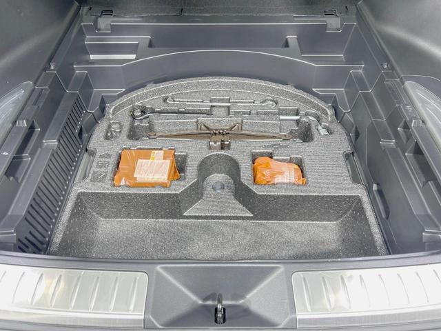 ハリアー Ｚ　レザーパッケージ　ＪＢＬサウンド　衝突軽減　純正１２．３型ナビ　全周囲カメラ　シートベンチレーション　デジタルインナーミラー　置くだけ充電　ブラインドスポットモニター　レーダークルーズ　パワーバックドア（58枚目）