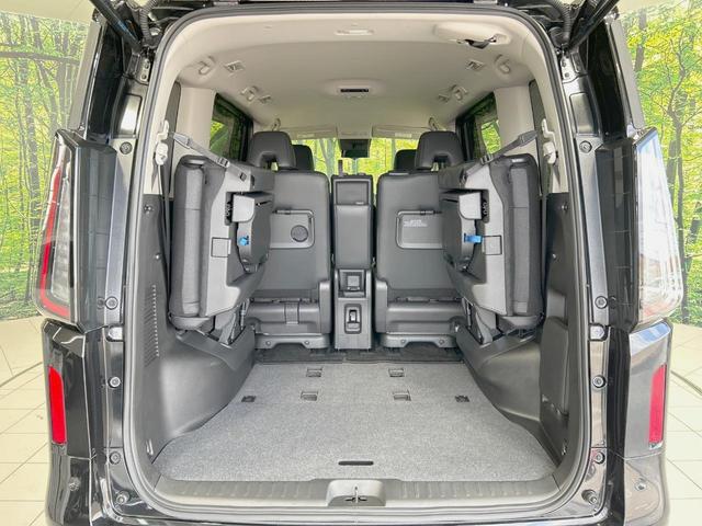 セレナ ｅ－パワー　ハイウェイスターＶ　純正１２型ナビ　全周囲カメラ　両側電動　プロパイロット　シート／ステアリングヒーター　ドラレコ　ＥＴＣ　デジタルインナーミラー　サンシェード　ＢＳＭ　置き型充電　ＨＤＭＩ　ＡｐｐｌｅＣａｒＰｌａｙ（11枚目）