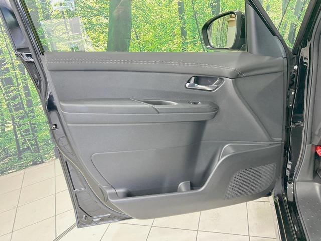 セレナ ｅ－パワー　ハイウェイスターＶ　純正１２型ナビ　全周囲カメラ　両側電動　プロパイロット　シート／ステアリングヒーター　ドラレコ　ＥＴＣ　デジタルインナーミラー　サンシェード　ＢＳＭ　置き型充電　ＨＤＭＩ　ＡｐｐｌｅＣａｒＰｌａｙ（43枚目）