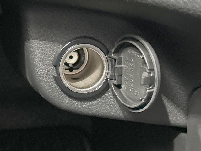 セレナ ｅ－パワー　ハイウェイスターＶ　純正１２型ナビ　全周囲カメラ　両側電動　プロパイロット　シート／ステアリングヒーター　ドラレコ　ＥＴＣ　デジタルインナーミラー　サンシェード　ＢＳＭ　置き型充電　ＨＤＭＩ　ＡｐｐｌｅＣａｒＰｌａｙ（52枚目）