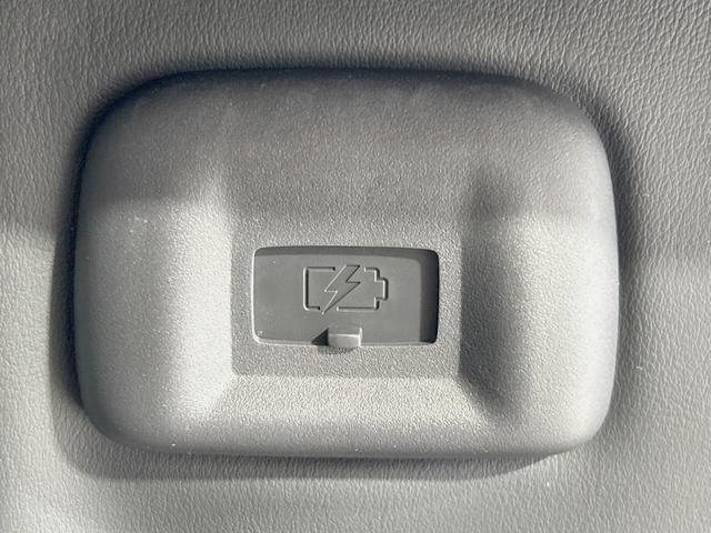 セレナ ｅ－パワー　ハイウェイスターＶ　純正１２型ナビ　全周囲カメラ　両側電動　プロパイロット　シート／ステアリングヒーター　ドラレコ　ＥＴＣ　デジタルインナーミラー　サンシェード　ＢＳＭ　置き型充電　ＨＤＭＩ　ＡｐｐｌｅＣａｒＰｌａｙ（56枚目）