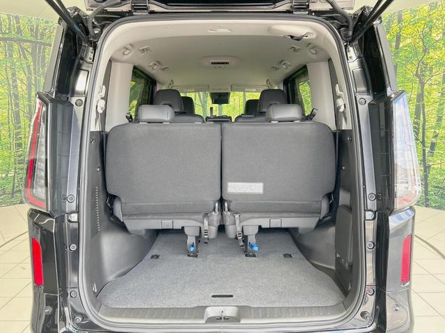 セレナ ｅ－パワー　ハイウェイスターＶ　純正１２型ナビ　全周囲カメラ　両側電動　プロパイロット　シート／ステアリングヒーター　ドラレコ　ＥＴＣ　デジタルインナーミラー　サンシェード　ＢＳＭ　置き型充電　ＨＤＭＩ　ＡｐｐｌｅＣａｒＰｌａｙ（62枚目）