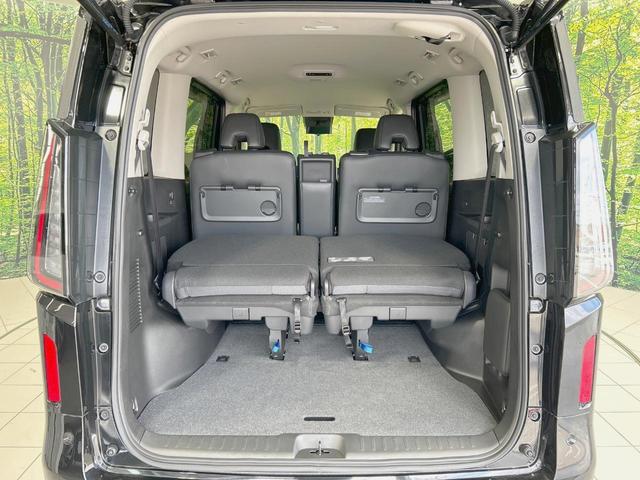 セレナ ｅ－パワー　ハイウェイスターＶ　純正１２型ナビ　全周囲カメラ　両側電動　プロパイロット　シート／ステアリングヒーター　ドラレコ　ＥＴＣ　デジタルインナーミラー　サンシェード　ＢＳＭ　置き型充電　ＨＤＭＩ　ＡｐｐｌｅＣａｒＰｌａｙ（63枚目）