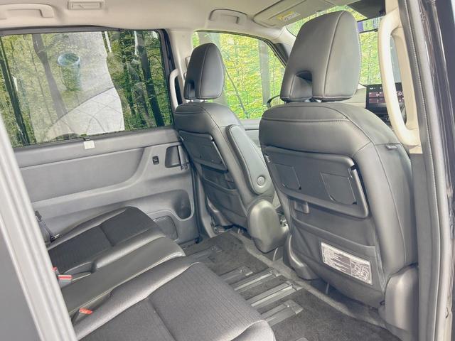 セレナ ｅ－パワー　ハイウェイスターＶ　純正１２型ナビ　全周囲カメラ　両側電動　プロパイロット　シート／ステアリングヒーター　ドラレコ　ＥＴＣ　デジタルインナーミラー　サンシェード　ＢＳＭ　置き型充電　ＨＤＭＩ　ＡｐｐｌｅＣａｒＰｌａｙ（64枚目）